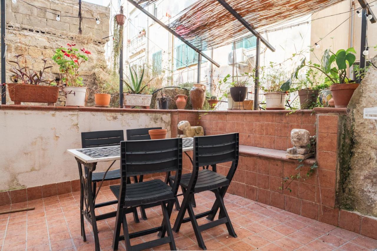 Appartamento In Pieno Centro Storico Con Terrazzo “O'Vicariello” Napoli Dış mekan fotoğraf